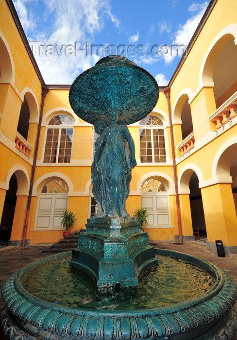 reunion210: Saint-Denis, Réunion: fountain in the inner court of the old City Hall - Hôtel de Ville - photo by M.Torres - (c) Travel-Images.com - Stock Photography agency - Image Bank