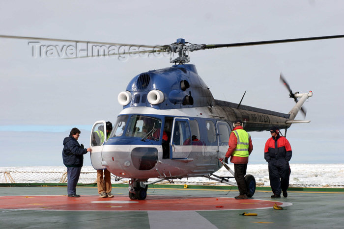 russia427: Russia - Bering Strait (Chukotka AOk): MIl MI-2 Hoplite - preparing for helicopter flightseeing (photo by R.Eime) - (c) Travel-Images.com - Stock Photography agency - Image Bank
