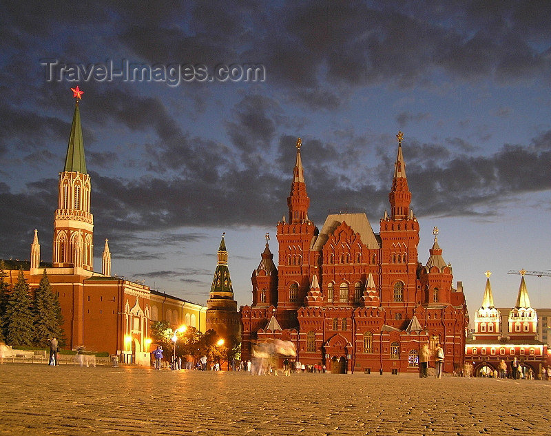 russia668: Russia - Moscow: Red Square at night - History Museum - photo by J.Kaman - (c) Travel-Images.com - Stock Photography agency - Image Bank