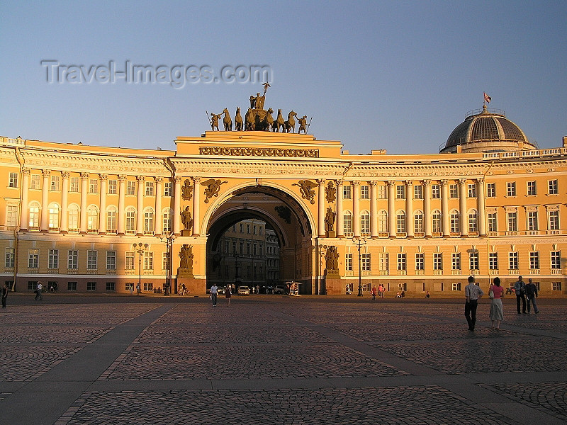 russia709: Russia - St Petersburg: General Staff Building - photo by J.Kaman - (c) Travel-Images.com - Stock Photography agency - Image Bank