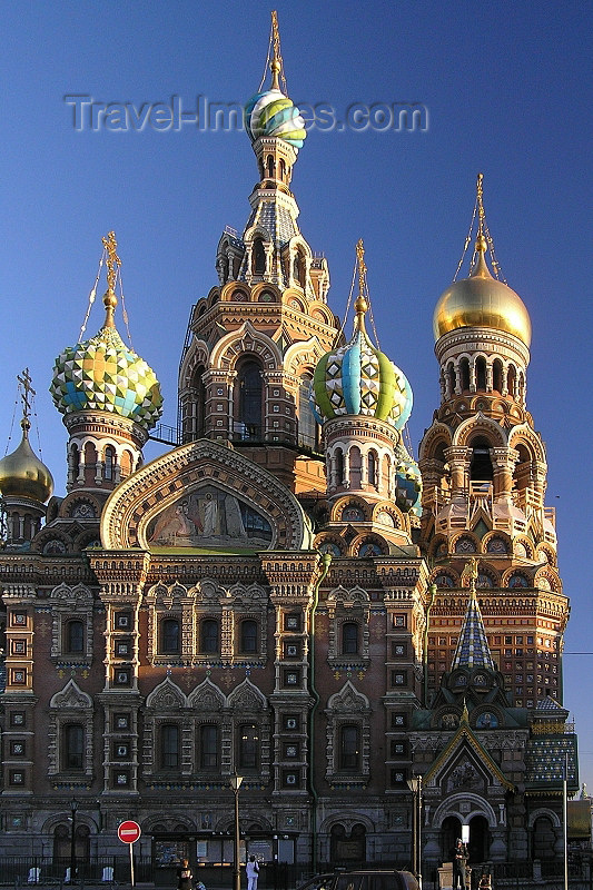 russia728: Russia - St Petersburg: Church of the Saviour of Spilled Blood - onion domes - photo by J.Kaman - (c) Travel-Images.com - Stock Photography agency - Image Bank