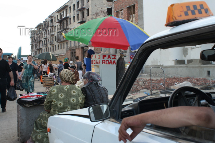 russia801: Chechnya, Russia - Grozny - market atmosphere in Grozny - Zhiguli taxi .- photo by A.Bley - (c) Travel-Images.com - Stock Photography agency - Image Bank