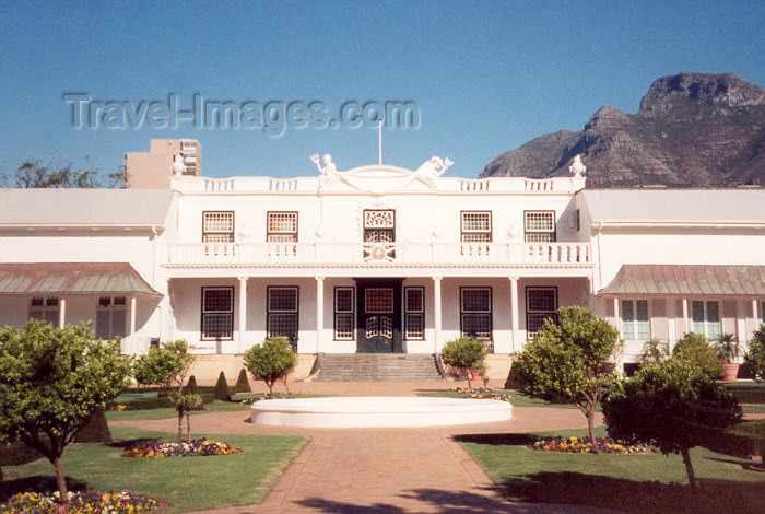 safrica8: Cape Town, Western Cape, South Africa: Tuynhuys - Garden House - the Cape Town office of the Presidency of the Republic - colonial touch by the Company Gardens - architect Louis Michel Thibault - photo by M.Torres - (c) Travel-Images.com - Stock Photography agency - Image Bank
