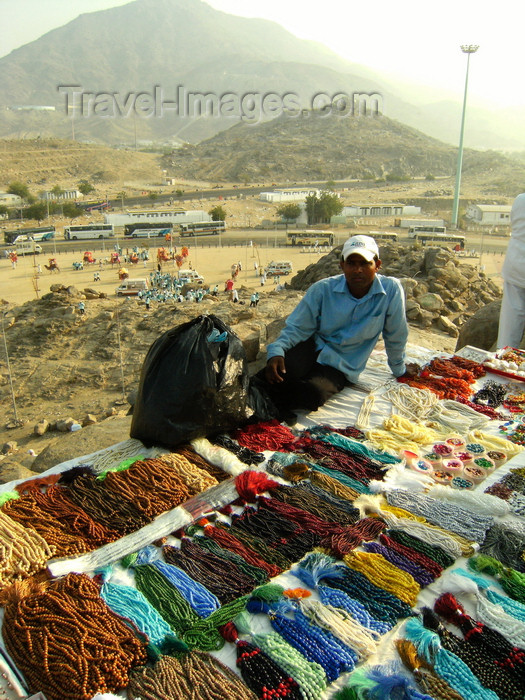 saudi-arabia165: Mecca / Makkah, Saudi Arabia: beads seller at Arafah, during hajj season - the beads are normally used by Muslims after prayers - Hejaz region - photo by A.Faizal - (c) Travel-Images.com - Stock Photography agency - Image Bank