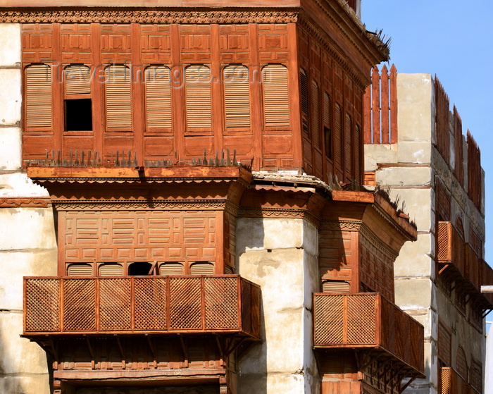 saudi-arabia41: Jeddah, Mecca Region, Saudi Arabia: Al Balad district, Abu Al Hamayil Lane - closed balconies (mashrabiyas) and wooden terrace annexes, Historic Jeddah, UNESCO world heritage site - photo by M.Torres - (c) Travel-Images.com - Stock Photography agency - Image Bank