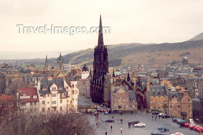 scot3: Scotland - Ecosse - Edinburgh: castle sq. - old town - Unesco world heritage site - photo by M.Torres - (c) Travel-Images.com - Stock Photography agency - Image Bank
