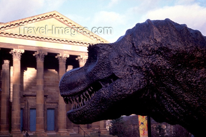 scot30: Scotland - Ecosse - Edinburgh: dinosaur and portico - photo by F.Rigaud - (c) Travel-Images.com - Stock Photography agency - Image Bank