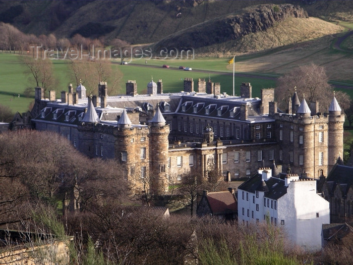 scot77: Scotland - Ecosse - Edinburgh: Holyrood house - official residence of the monarch in Scotland - Royal Mile - photo R.Wallace - (c) Travel-Images.com - Stock Photography agency - Image Bank