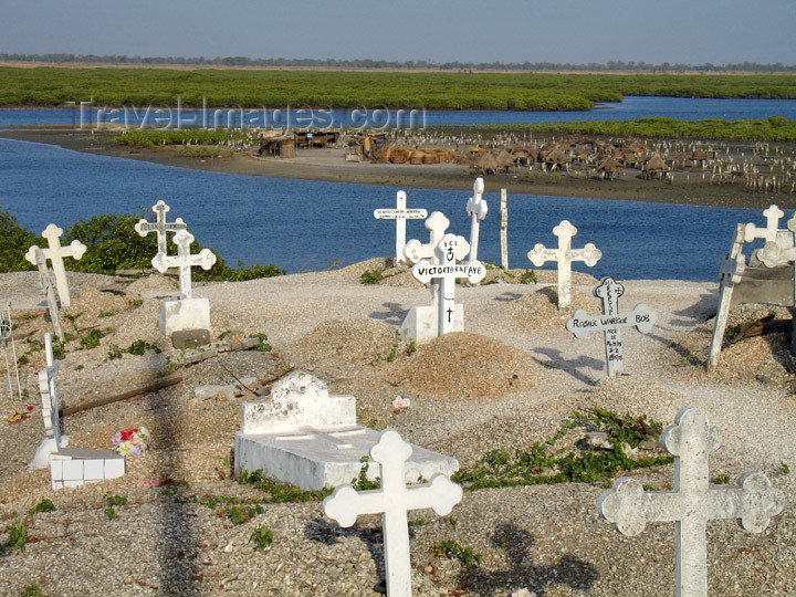 senegal102: Senegal - Joal-Fadiouth: cemetery - shell village - view to the storage granaries on piles - photo by G.Frysinger - (c) Travel-Images.com - Stock Photography agency - Image Bank