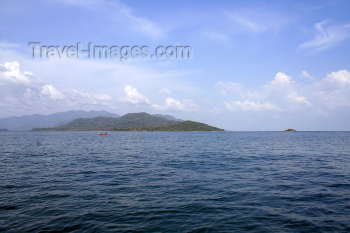 sierra-leone6: Kent, Sierra Leone: seen from the Atlantic ocean - blue waters off Hope of Kent - blue skies - photo by J.Britt-Green - (c) Travel-Images.com - Stock Photography agency - Image Bank