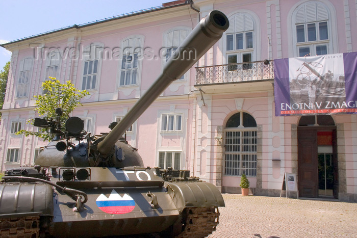 slovenia46: old T-55 tank, formerly used by the Yugoslav People's Army, now in Slovenian colours - outside museum of modern history in Tivoli park, Ljubljana, Slovenia - photo by I.Middleton - (c) Travel-Images.com - Stock Photography agency - Image Bank