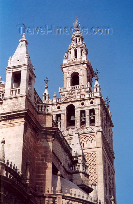 Spain / España - Sevilla / Sevilla /SVQ: the Giralda (former minaret) and the Cathedral - Unesco world heritage site (photo by M.Torres)