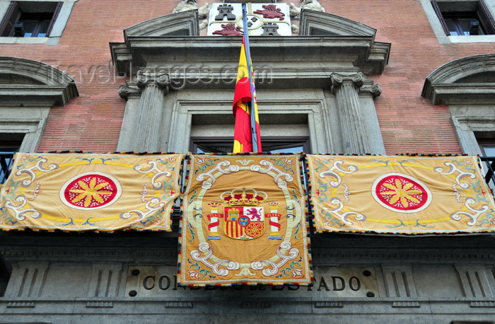 spai458: Madrid, Spain: balcony of the Consejo de Estado - Calle Mayor - Palacio de la Uceda / Palacio de los Consejos - photo by M.Torres - (c) Travel-Images.com - Stock Photography agency - Image Bank