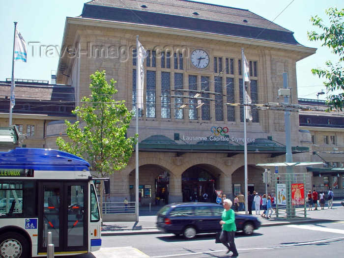 switz188: Switzerland - Suisse - Lausanne: CFF train station / gare CFF - photo by C.Roux - (c) Travel-Images.com - Stock Photography agency - Image Bank