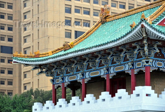 taiwan11: Taipei, Taiwan: The East Gate - Jingfumen, one of four left after the Japanese cleared the City Walls, Zhongshan District - photo by M.Torres - (c) Travel-Images.com - Stock Photography agency - Image Bank