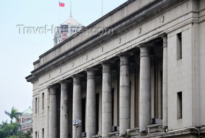 taiwan15: Taipei, Taiwan:  Bank of Taiwan headquarters - Japanese colonial architecture - Presidential Office Building in the background - photo by M.Torres - (c) Travel-Images.com - Stock Photography agency - Image Bank