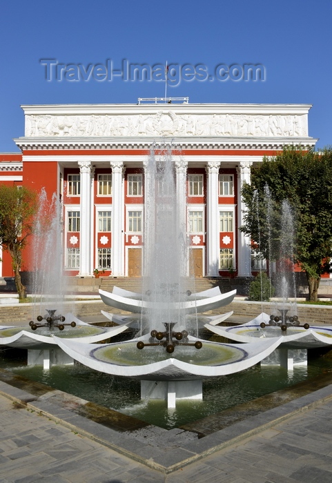 tajikistan3: Dushanbe, Tajikistan: fountain and parliament of Tajikistan building, Dusti square - Supreme Assembly (Majlisi Oli) - Soviet architecture - photo by M.Torres - (c) Travel-Images.com - Stock Photography agency - Image Bank