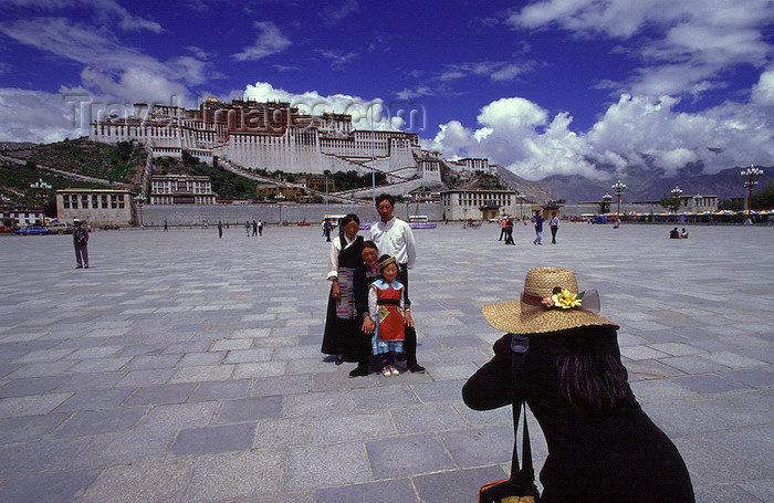 tibet78: Lhasa, Tibet: Potala Palace - family portrait - photo by Y.Xu - (c) Travel-Images.com - Stock Photography agency - Image Bank