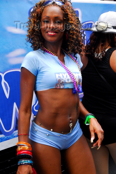 trinidad-tobago144: Port of Spain, Trinidad and Tobago: smiling and nice Trinidad girl during the carnival celebrations - photo by E.Petitalot - (c) Travel-Images.com - Stock Photography agency - Image Bank