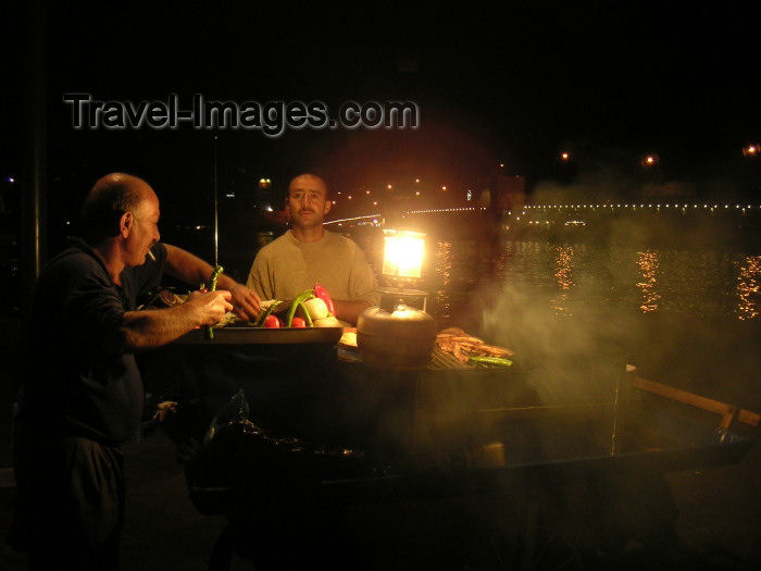 turkey169: Istanbul, Turkey: fish-sandwich stall on the quayside of the Bosphorus (photo by Austin Kilroy) - (c) Travel-Images.com - Stock Photography agency - Image Bank