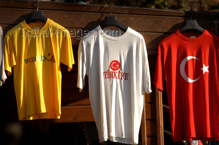 turkey211: Istanbul, Turkey: tee shirts for sale - photo by J.Wreford - (c) Travel-Images.com - Stock Photography agency - Image Bank
