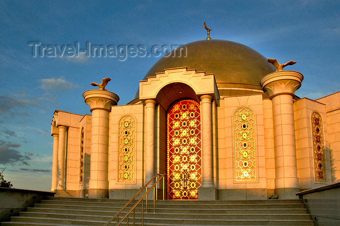 turkmenistan62: Turkmenistan - Ashgabat: annex to the Kipchak Mosque - mausoleum with the remains of Saparmurat Turkmenbashi's parents and brothers - photo by G.Karamyanc - (c) Travel-Images.com - Stock Photography agency - Image Bank