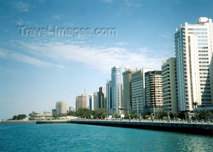 uaead2: Abu Dhabi, UAE: Persian gulf water-front (Trucial coast) - the Corniche - photo by M.Torres - (c) Travel-Images.com - Stock Photography agency - Image Bank