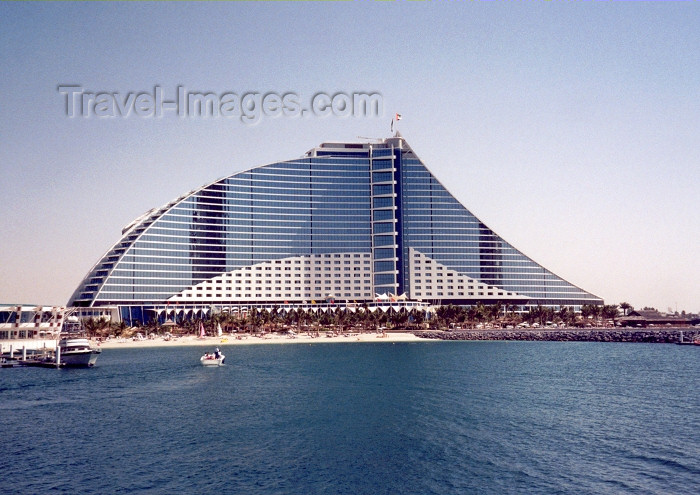 uaedb5: UAE - Jumeira: the Jumeirah Beach Hotel - design by WS Atkins - photo by M.Torres - (c) Travel-Images.com - Stock Photography agency - Image Bank