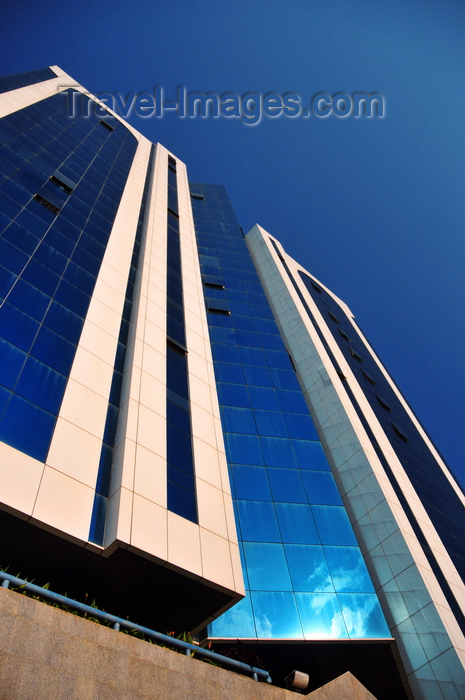 uganda70: Kampala, Uganda: skyscraper seen from below - Workers House (NSSF), office building on Pilkington Road - photo by M.Torres - (c) Travel-Images.com - Stock Photography agency - Image Bank