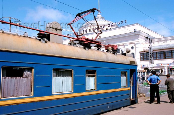 ukra101: Odessa, Ukraine: local electrical power train at the Central Train Station - sign honouring Odessa's statue as an 'Hero City' - photo by K.Gapys - (c) Travel-Images.com - Stock Photography agency - Image Bank