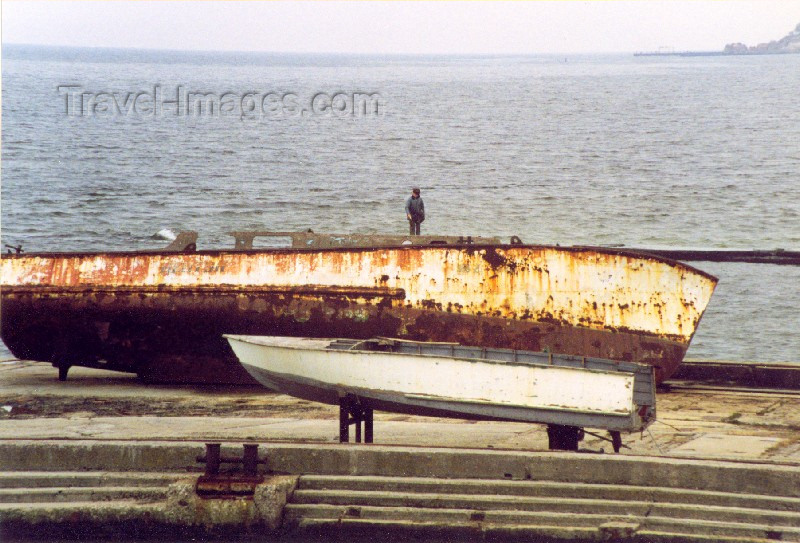 ukra16: Ukraine - Odessa / Odesa / ODS:  rusting by the Black Sea (photo by Nacho Cabana) - (c) Travel-Images.com - Stock Photography agency - Image Bank