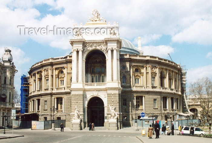 ukra31: Ukraine - Odessa: the opera house - Opera and Ballet Theater - Italian Baroque facade (photo by G.Frysinger) - (c) Travel-Images.com - Stock Photography agency - Image Bank