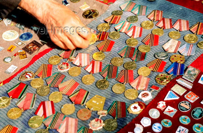 ukra80: Odessa, Ukraine: Soviet military decorations - street vendor selling medals, close-up, elevated view - photo by K.Gapys - (c) Travel-Images.com - Stock Photography agency - Image Bank