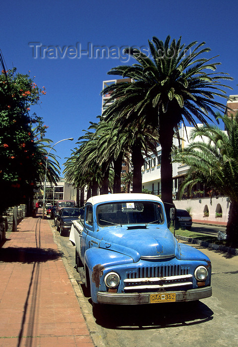 uruguay19: Punta del Este, Maldonado dept., Uruguay: an old pick-up truck on a palm tree lined street - photo by S.Dona' - (c) Travel-Images.com - Stock Photography agency - Image Bank
