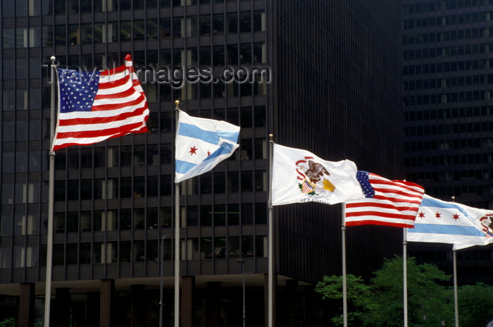 usa1070: Chicago, Illinois, USA: USA, Chicago and Illinois State flags proudly fly on the Michigan Street Bridge - photo by C.Lovell - (c) Travel-Images.com - Stock Photography agency - Image Bank