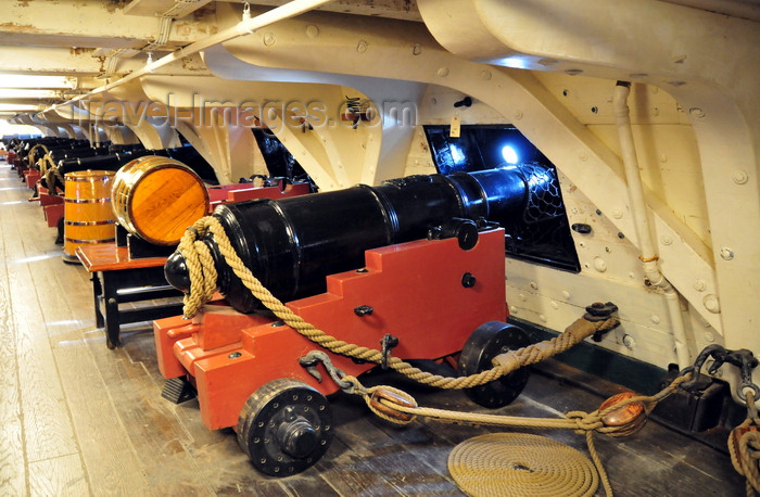 usa1147: Boston, Massachusetts, USA: Charlestown Navy Yard - USS Constitution - frigate equipped with forty-four guns - 24-Pounder Naval long gun - carronade on the gun deck - photo by M.Torres - (c) Travel-Images.com - Stock Photography agency - Image Bank