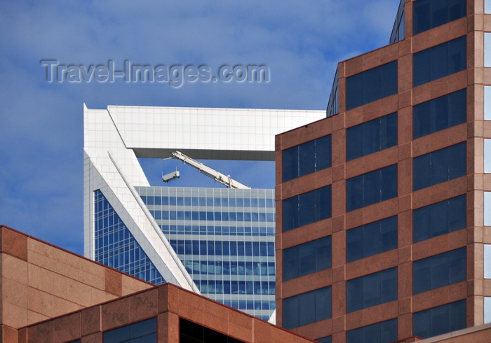 usa2576: Charlotte, North Carolina, USA: One Wells Fargo Center - designed by JPJ Architects - Duke Energy Center in the 2nd plan - South College Street - photo by M.Torres - (c) Travel-Images.com - Stock Photography agency - Image Bank