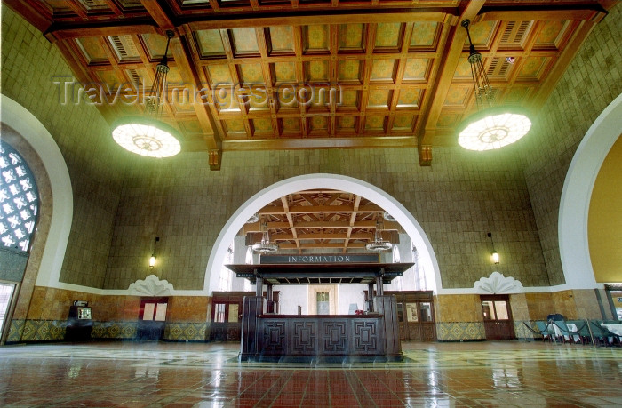usa474: Los Angeles / LAX (California): Union Station - interior - information booth - Photo by G.Friedman - (c) Travel-Images.com - Stock Photography agency - Image Bank