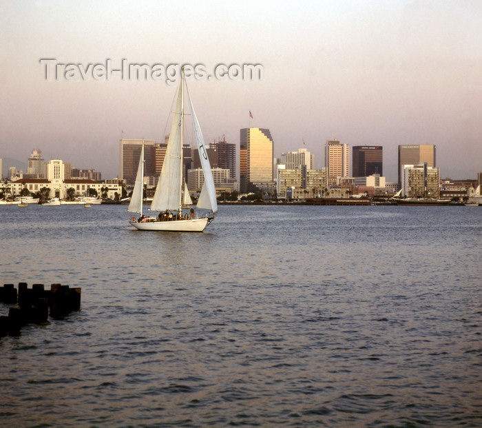 usa959: San Diego (California): sail boat on San Diego bay  - photo by J.Fekete - (c) Travel-Images.com - Stock Photography agency - Image Bank