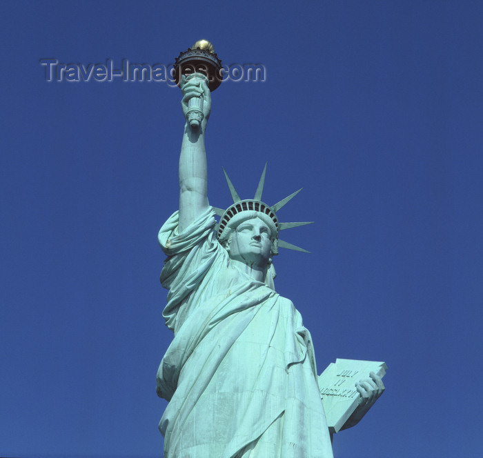 usa990: New York, USA: Statue of Liberty - a French landmark across the Atlantic - sculptor: Bartholdi - Unesco world heritage site - Liberty Enlightening the World - photo by A.Bartel - (c) Travel-Images.com - Stock Photography agency - Image Bank