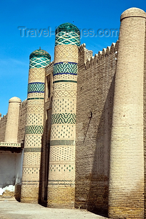uzbekistan71: Khiva City Walls, Uzbekistan - photo by A.Beaton  - (c) Travel-Images.com - Stock Photography agency - Image Bank