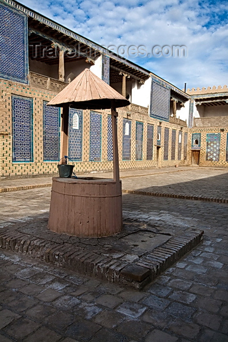 uzbekistan74: Mosque Courtyard, Khiva, Uzbekistan - photo by A.Beaton  - (c) Travel-Images.com - Stock Photography agency - Image Bank