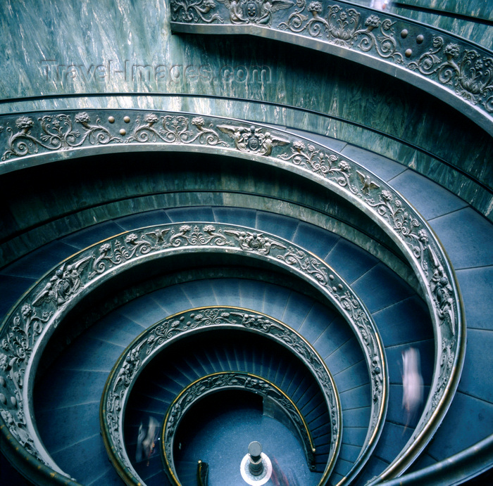 vatican36: Vatican: Vatican museum monumental circular staircase - designed by Giuseppe Momo in 1932 - photo by J.Fekete - (c) Travel-Images.com - Stock Photography agency - Image Bank