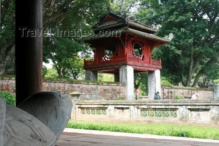 vietnam85: Hanoi - Vietnam - Temple of Literature or Van Mieu - called 'pagode des Corbeaux' by the French - photo by Tran Thai - (c) Travel-Images.com - Stock Photography agency - Image Bank