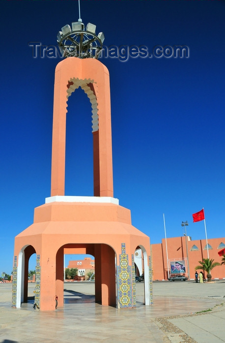 western-sahara123: Laâyoune / El Aaiun, Saguia el-Hamra, Western Sahara: tower at Place du Mechouar - Mechouar is a place for pledging allegiance to a sovereign, so the square is symbolic of the wish for Sahrawi submission - photo by M.Torres - (c) Travel-Images.com - Stock Photography agency - Image Bank