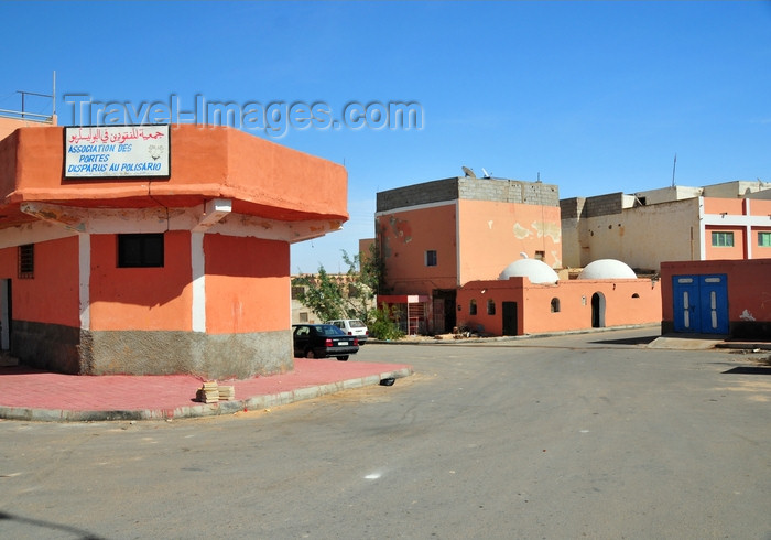 western-sahara79: Laâyoune / El Aaiun, Saguia el-Hamra, Western Sahara: Association for those who Disappeared at the hands of the Polisario, bears the Moroccan views - Association des portés disparus au Polisario - Colonial district - photo by M.Torres - (c) Travel-Images.com - Stock Photography agency - Image Bank