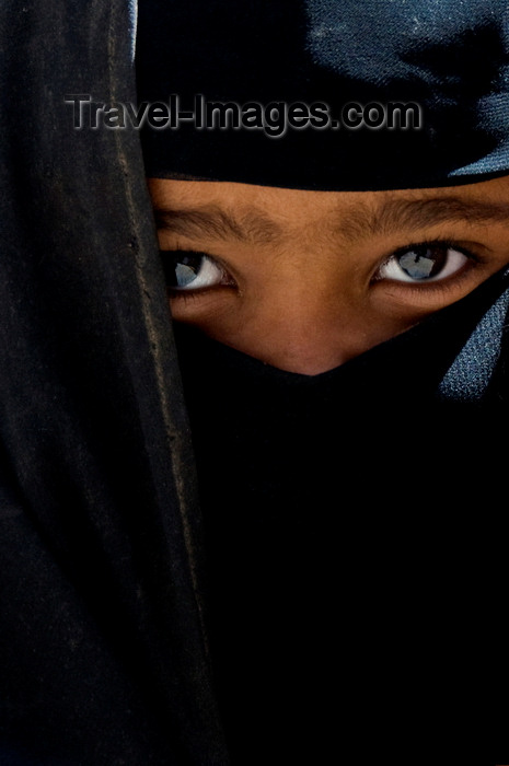 yemen2: Sana'a / Sanaa, Yemen: close up of girl in Hijab - niqab - photo by J.Pemberton - (c) Travel-Images.com - Stock Photography agency - Image Bank