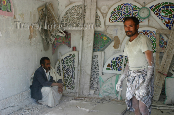 yemen35: Yemen - Maker of stained glass windows - photo by E.Andersen - (c) Travel-Images.com - Stock Photography agency - Image Bank