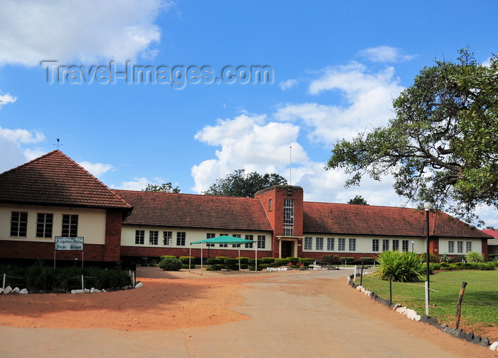 zambia41: Lusaka, Zambia: Lusaka Girls Basic School - colonial architecture - Independence Avenue - photo by M.Torres - (c) Travel-Images.com - Stock Photography agency - Image Bank