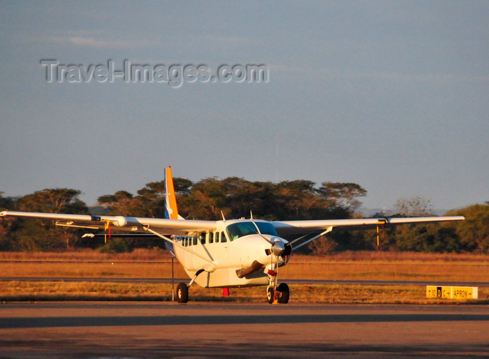 zambia52: Lusaka, Zambia: Cessna 208B Grand Caravan - 9J-PCR, Proflight Commuter Services - Lusaka / Kenneth Kaunda International Airport - LUN - photo by M.Torres - (c) Travel-Images.com - Stock Photography agency - Image Bank